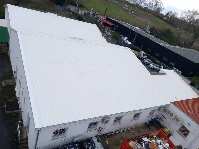 RENOVATION DE TOITURES D'UN BÂTIMENT INDUSTRIEL A L'UNION